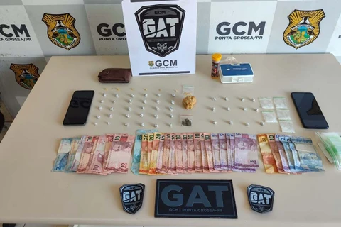 GCM fecha ponto de tráfico e prende duas mulheres em PG