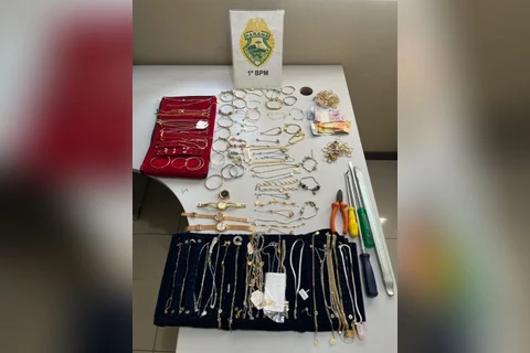 Homem que furtou joias de residência é preso em Castro 