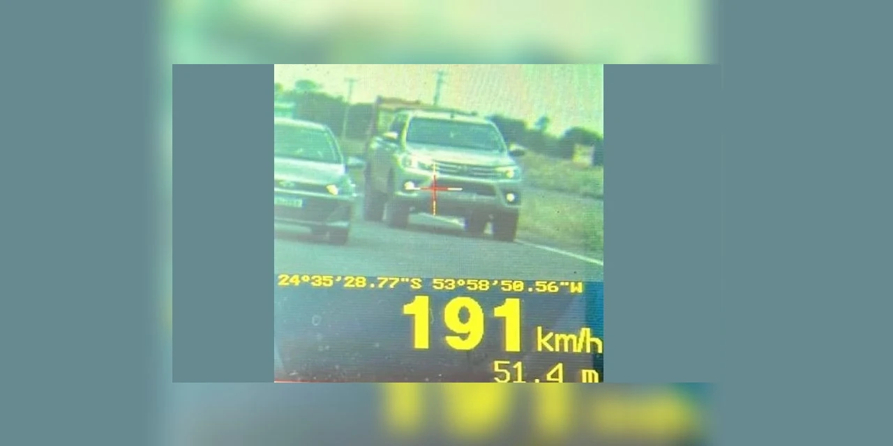 PRF flagra caminhonete a quase 200 km/h no oeste do Paraná