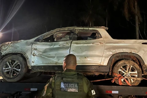 Carro de homens desaparecidos no Paraná é encontrado enterrado