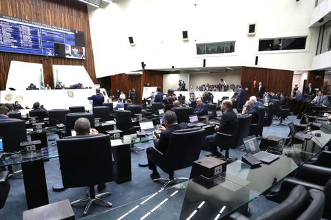 Deputados aprovam projeto que reduz IPVA no Paraná