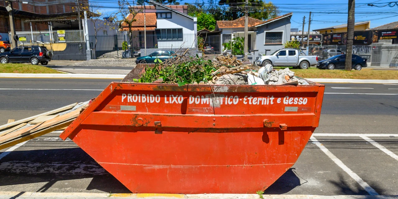 Prefeitura intensifica fiscalização e divulga lista de transportadores de entulho regularizados