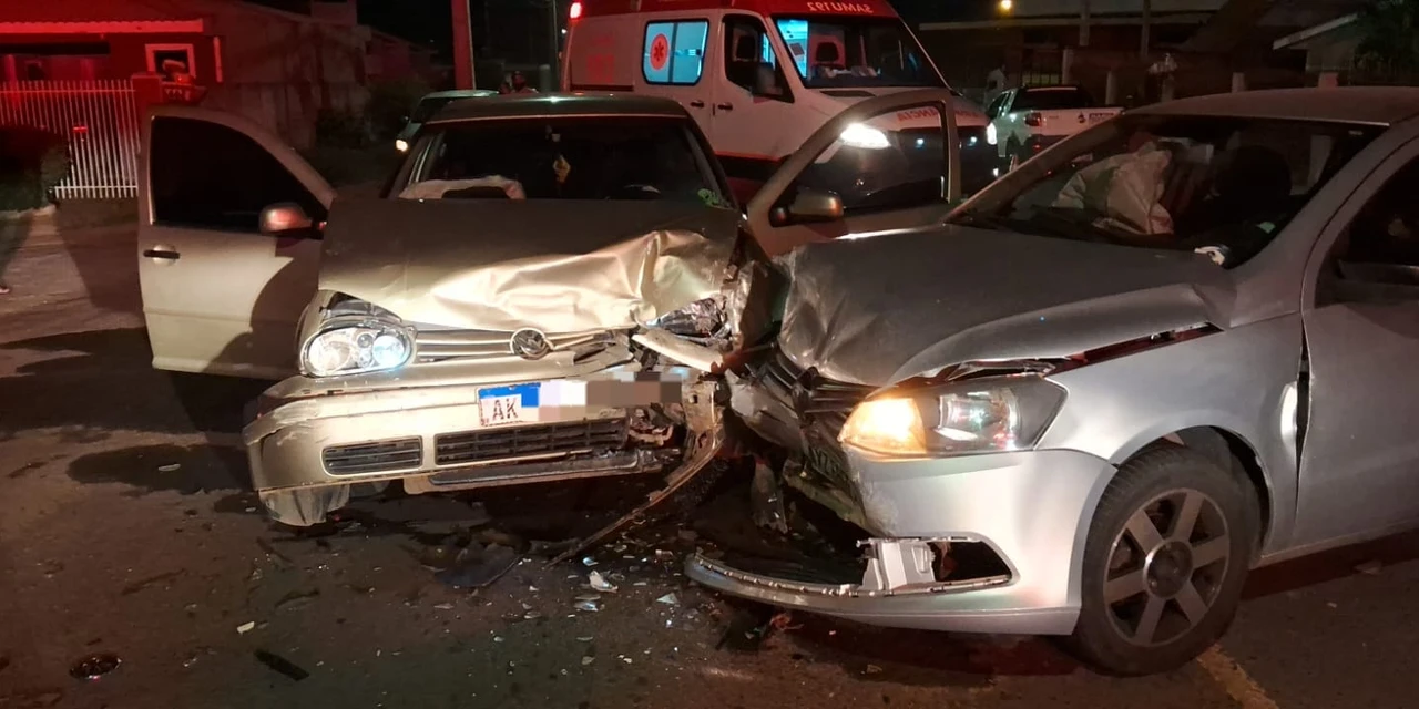 Sete pessoas entre elas crianças ficam feridas após colisão no Contorno, em PG 