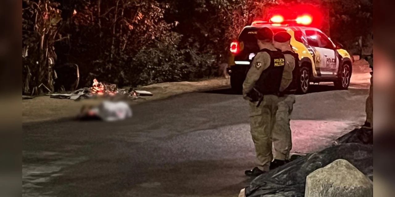 Mulher trans é executada com cinco tiros na cabeça ao sair de bar para buscar blusa em casa