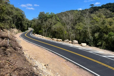 Prefeitura reforma estrada e libera o trecho Biscaia – Passo do Pupo