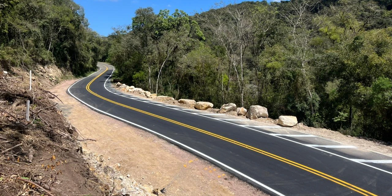 Prefeitura reforma estrada e libera o trecho Biscaia – Passo do Pupo