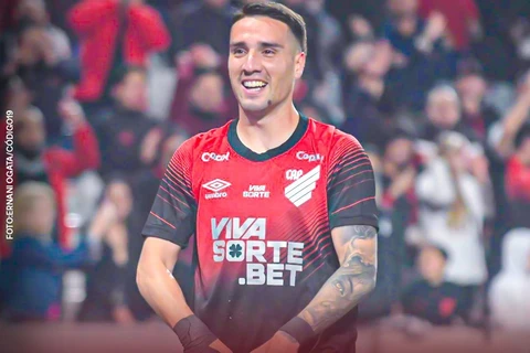 Athletico vence o Operário e entra no G4 da Série B