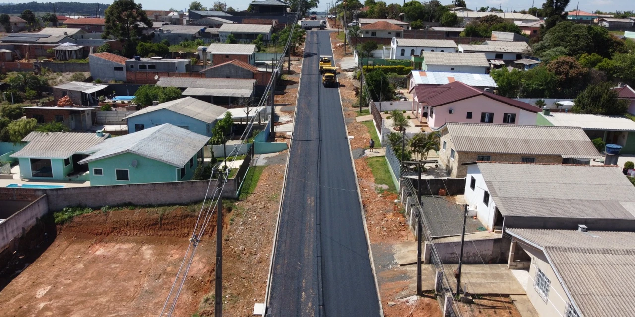 Obras de pavimentação avançam rapidamente na Vila Borato