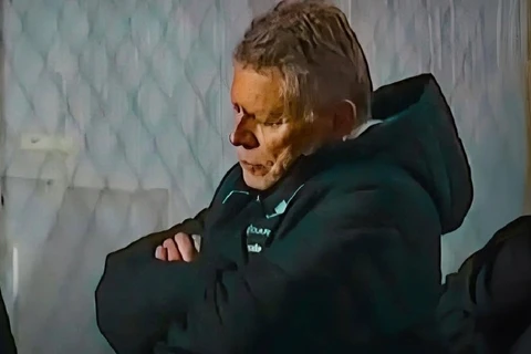 Autuori é flagrado dormindo pela segunda vez durante partida