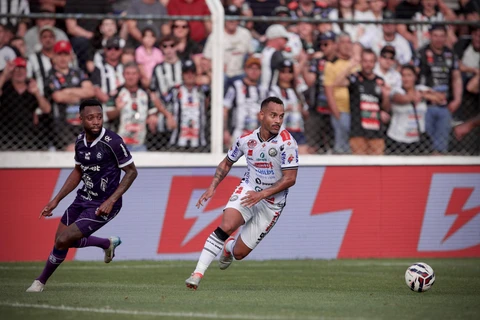 Operário sofre gol no fim e perde para o Remo em casa