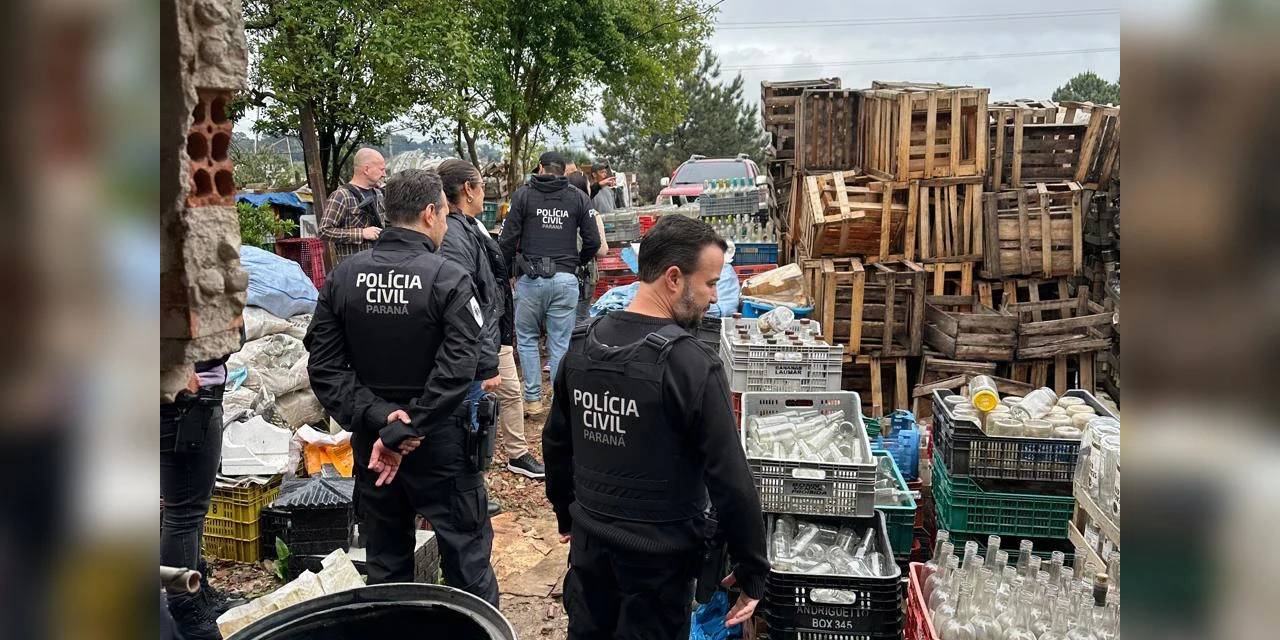 PCPR destrói 300 mil garrafas de vodca, uisque, gin e cachaça importados