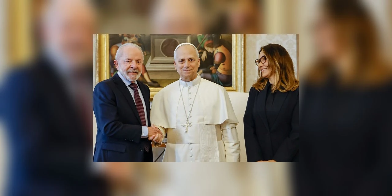 Lula se reúne com papa Leão XIV, pela primeira vez, no Vaticano