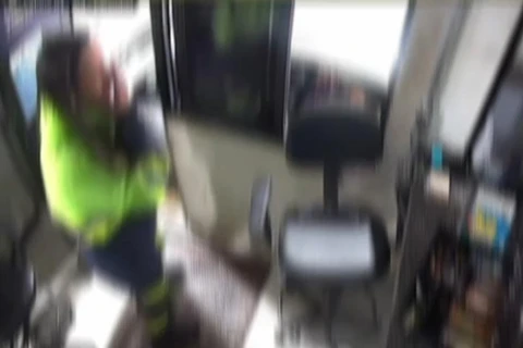 VÍDEO: Homem mostra órgão genital para atendentes de pedágio no Paraná 