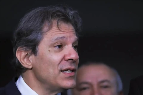 Estou esperando Lula me chamar, diz Haddad sobre MP do IOF