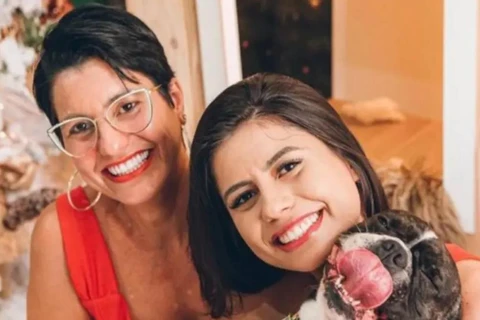 Mulher salva de incêndio pela filha deixa a UTI no Paraná