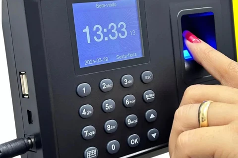 Mulher que registrava entrada no serviço e saia sem autorização foi demitida por justa causa, em Ivaí