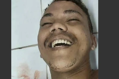 Homem é flagrado “sorrindo” após morrer em confronto com a policia
