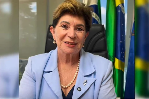 Prefeita Elizabeth anuncia 2,5% de reajuste salarial no ‘dia do servidor’ 