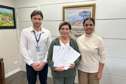 Cemitérios municipais de PG recebem licenças ambientais de operação do IAT pela primeira vez