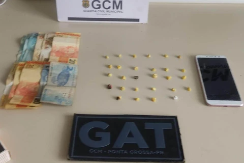 GCM apreende adolescente com 22 pedras de crack em suas partes íntimas no centro de PG 