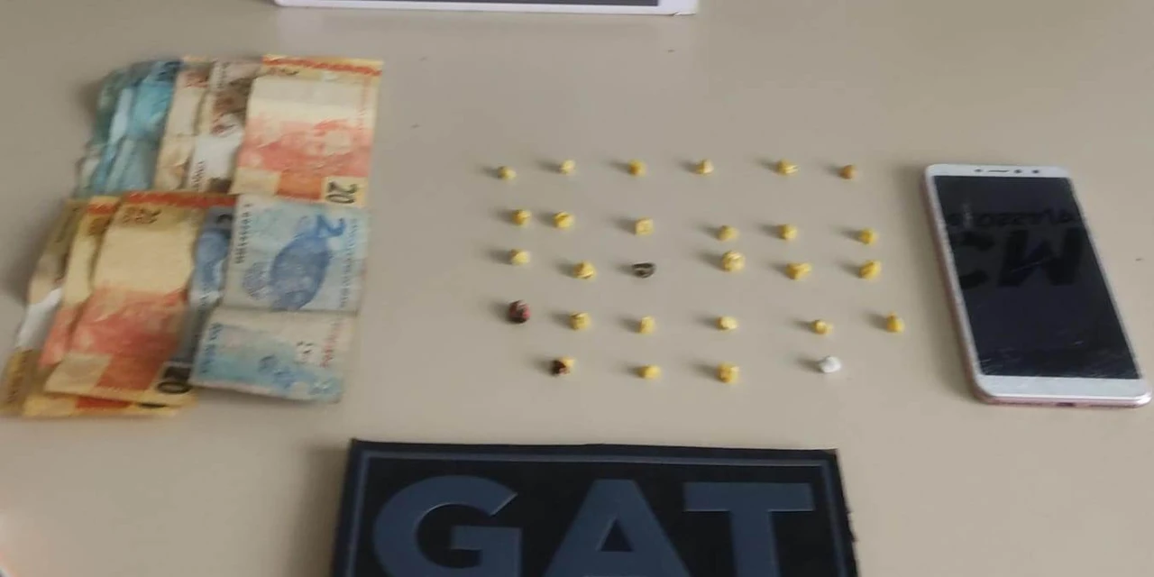 GCM apreende adolescente com 22 pedras de crack em suas partes íntimas no centro de PG 