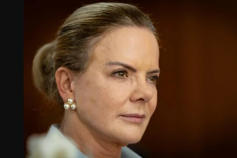 Por apoio em votações, Gleisi avalia devolver cargos ao Centrão