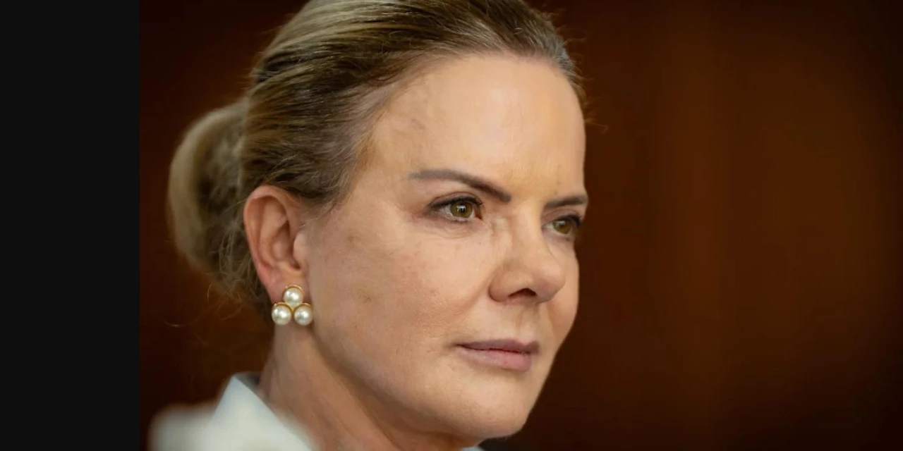 Por apoio em votações, Gleisi avalia devolver cargos ao Centrão