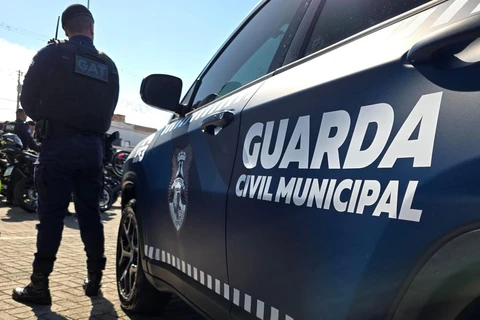 Briga de faca entre marido, mulher e vizinha termina em ferimentos e duas pessoas são levadas ao hospital, em PG  