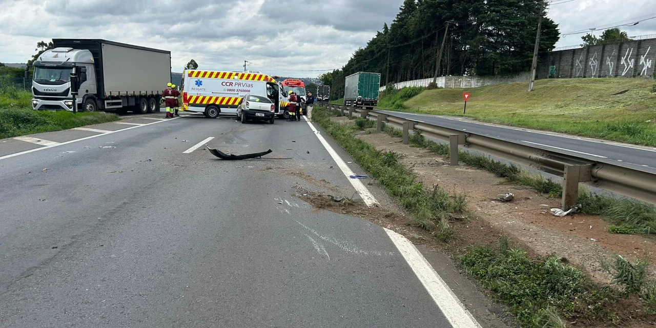 Mulher é ejetada do carro em capotamento na BR-376 em Ponta Grossa 