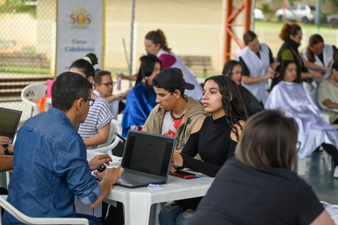 Agência do Trabalhador nos bairros oferta 400 vagas no Jardim Gralha Azul 