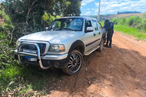 GCM apreende armas e munições após abordagem em estrada rural de PG 