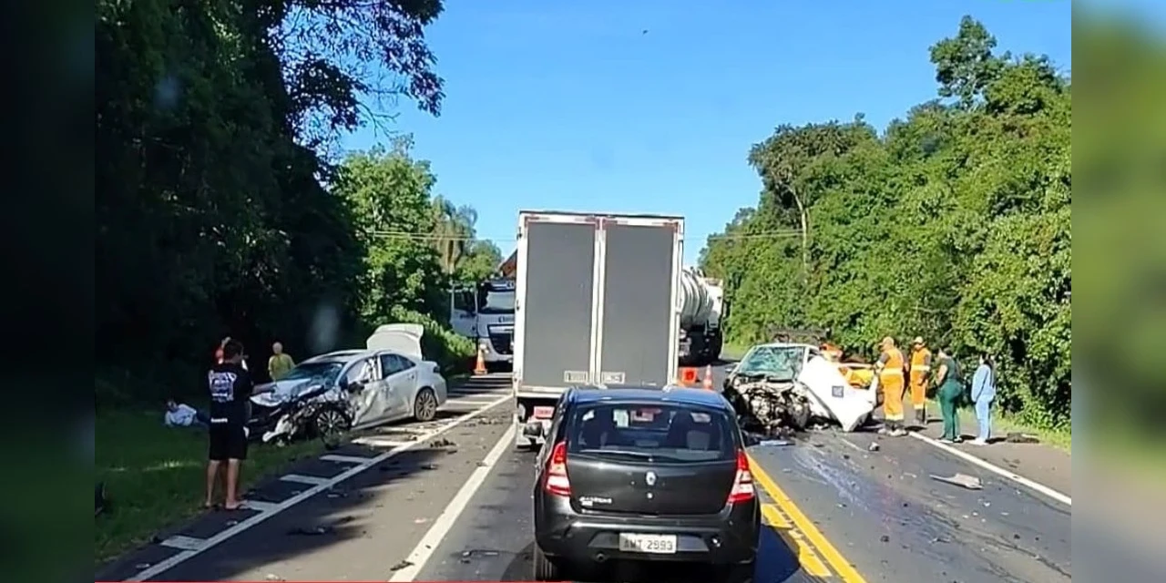 Vítima de colisão frontal na BR-277 em Palmeira é socorrida por helicóptero do SAMU 