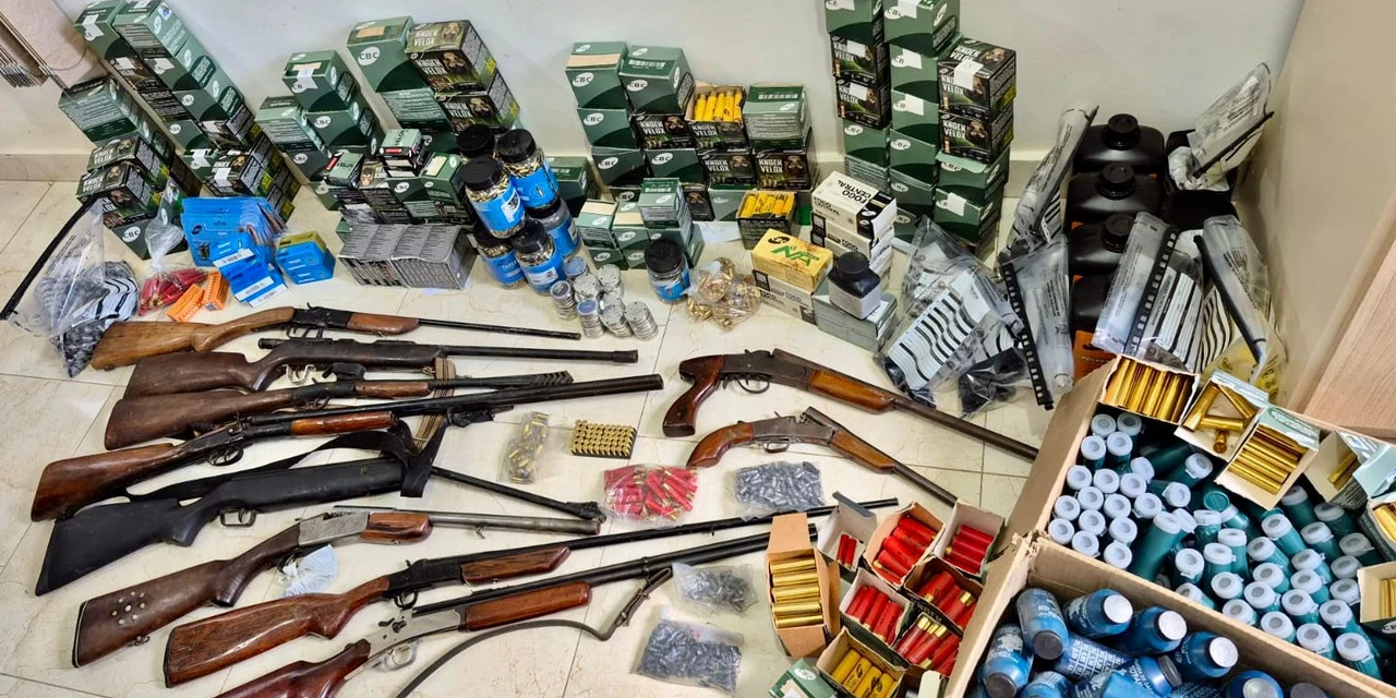 PCPR deflagra operação arsenal na cidade de Ipiranga e prende 2 pessoas em flagrante pelo comércio ilegal de arma de fogo, acessório e munições e comércio ilegal de agrotóxicos 