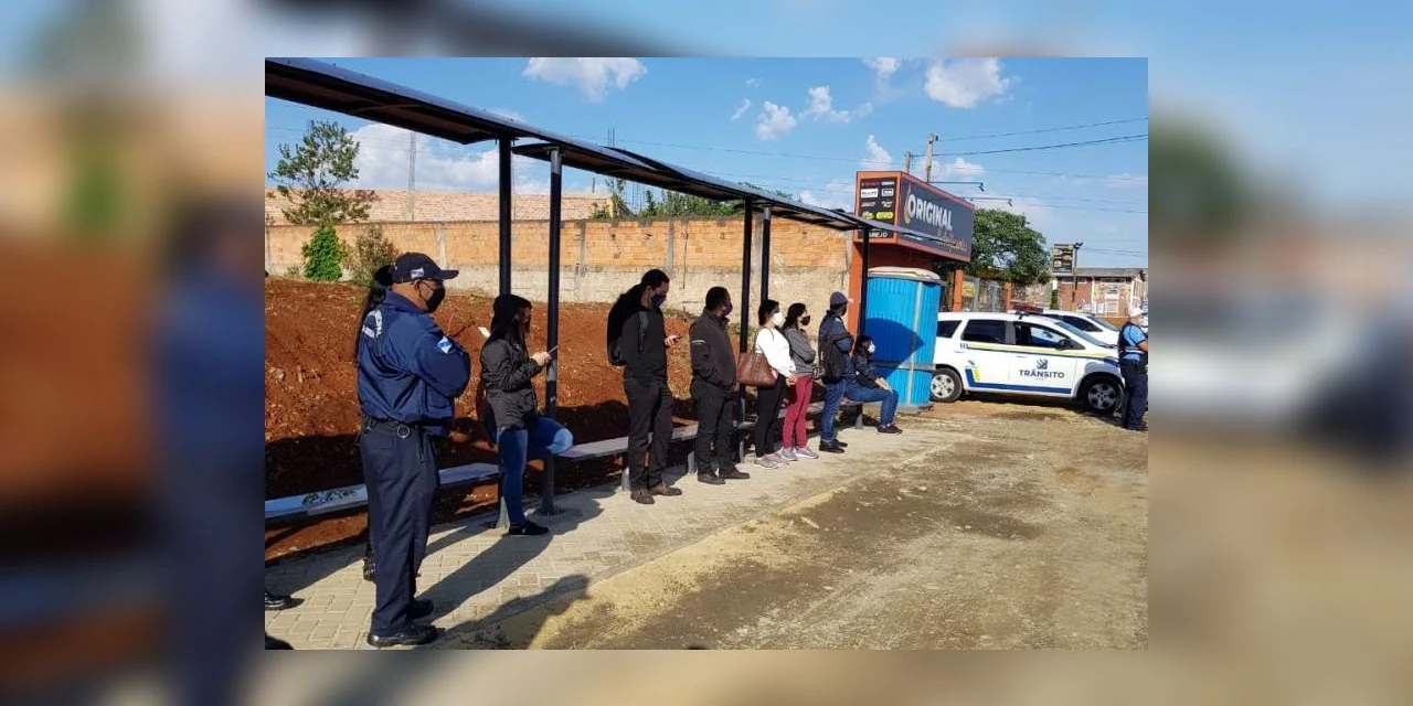 Pontos de ônibus tem instalação e localização regulamentada