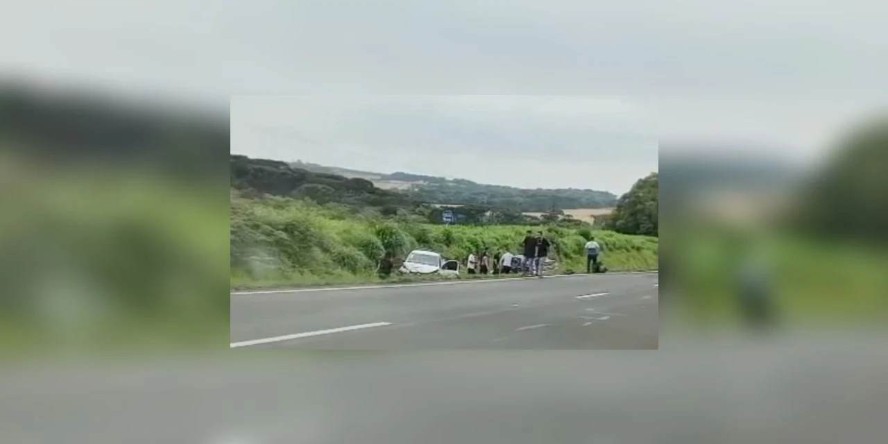 Acidente deixa uma pessoa morta e outras duas com ferimentos graves na BR-277, em Palmeira 