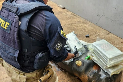 PRF apreende cocaína, haxixe e celulares contrabandeados em ações na fronteira do Brasil