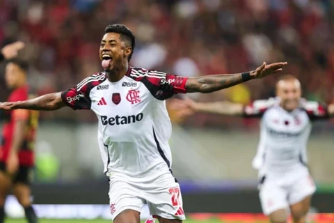 Flamengo goleia o Sport no dia em que completa 130 anos de história