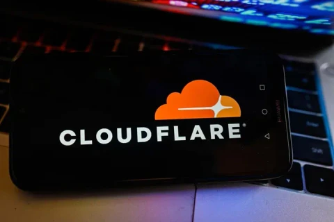 Falha global na Cloudflare provoca instabilidade em bancos, sites e serviços de criptomoedas nesta terça (18)