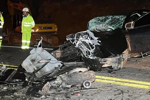 Motorista bêbado invade contramão e mata mulher que estava no carro com o filho 