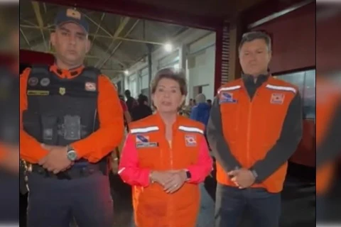 “Estamos de prontidão para ajudar vocês” diz Elizabeth após temporal