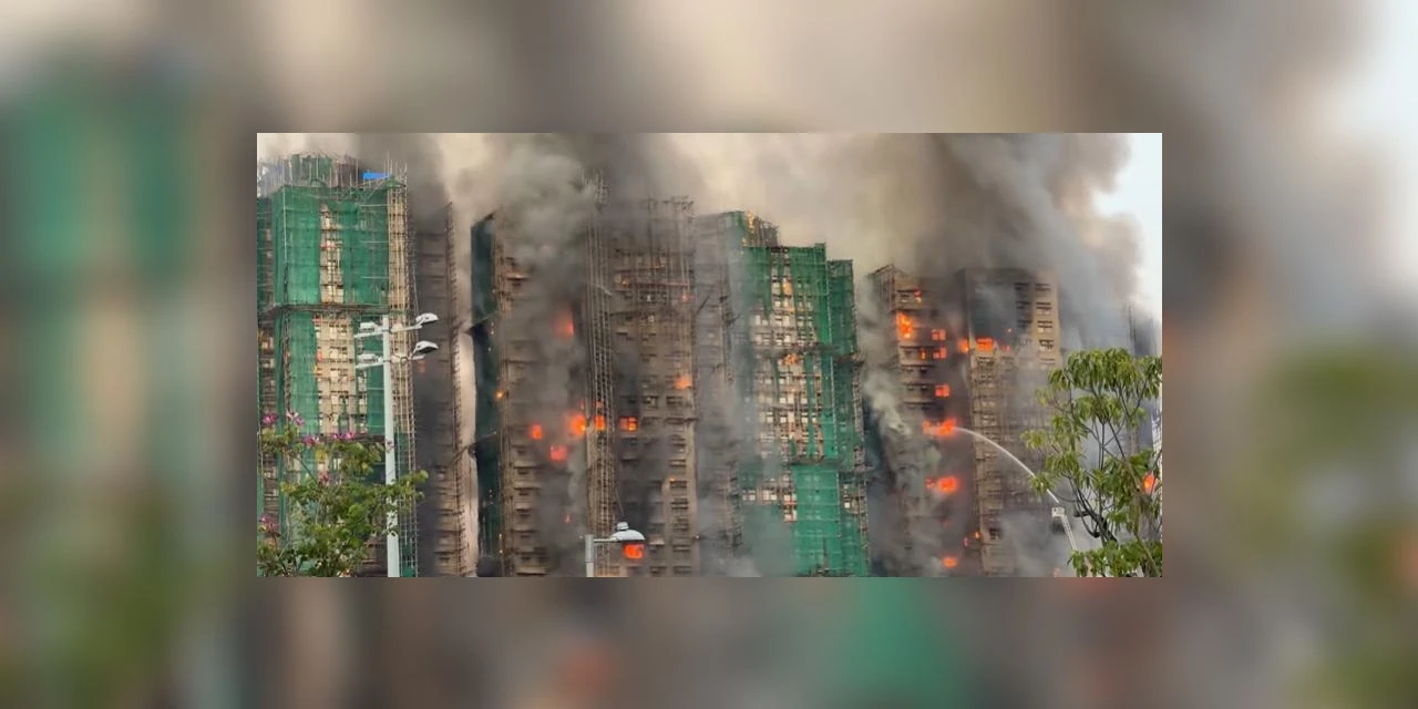 Sobe para 36 mortes em prédio de Hong Kong que pegou fogo; mais de 200 pessoas estão desaparecidas