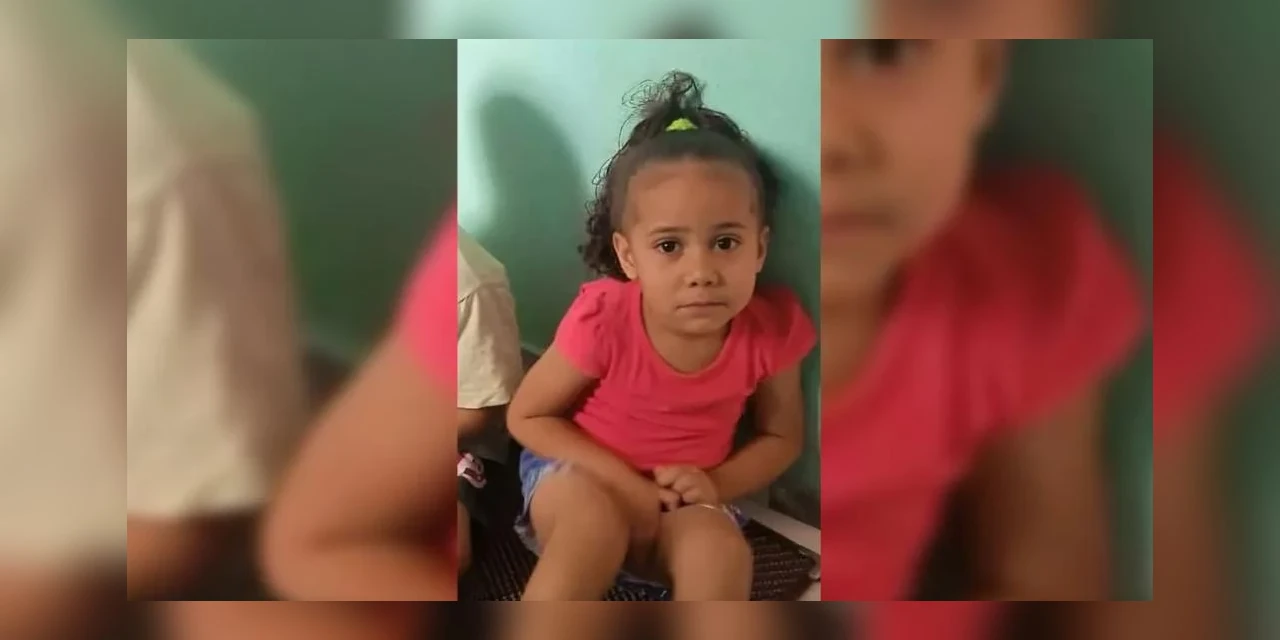 Pai mata e concreta corpo da filha de 3 anos em casa