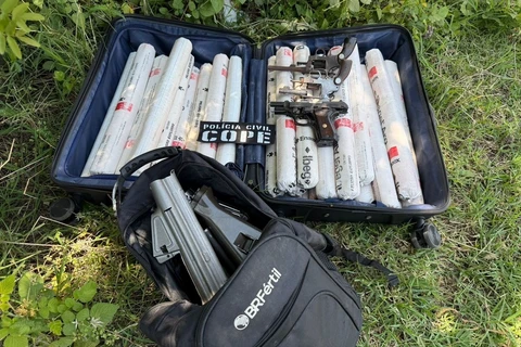Polícia apreende 30 quilos de explosivos e fuzis em Piraquara; armamento seria usado para libertar presos e assaltar bancos