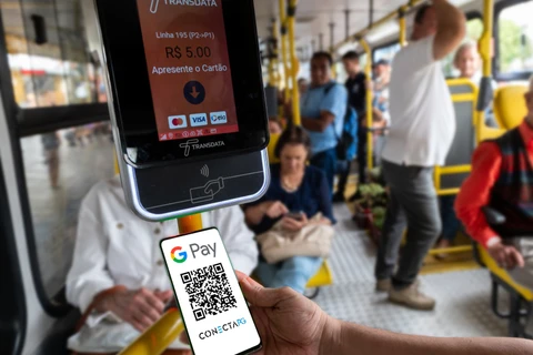 Ônibus de Ponta Grossa poderão   ser pagos com tecnologia Google; saiba mais 