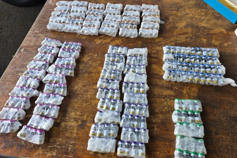 PRF apreende 340 ampolas de medicamentos de emagrecimento contrabandeados no Paraná