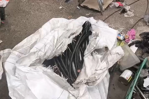 Polícia Civil apreende 200 kg de cabos de energia e telefonia receptados por empresa de reciclagem em PG 