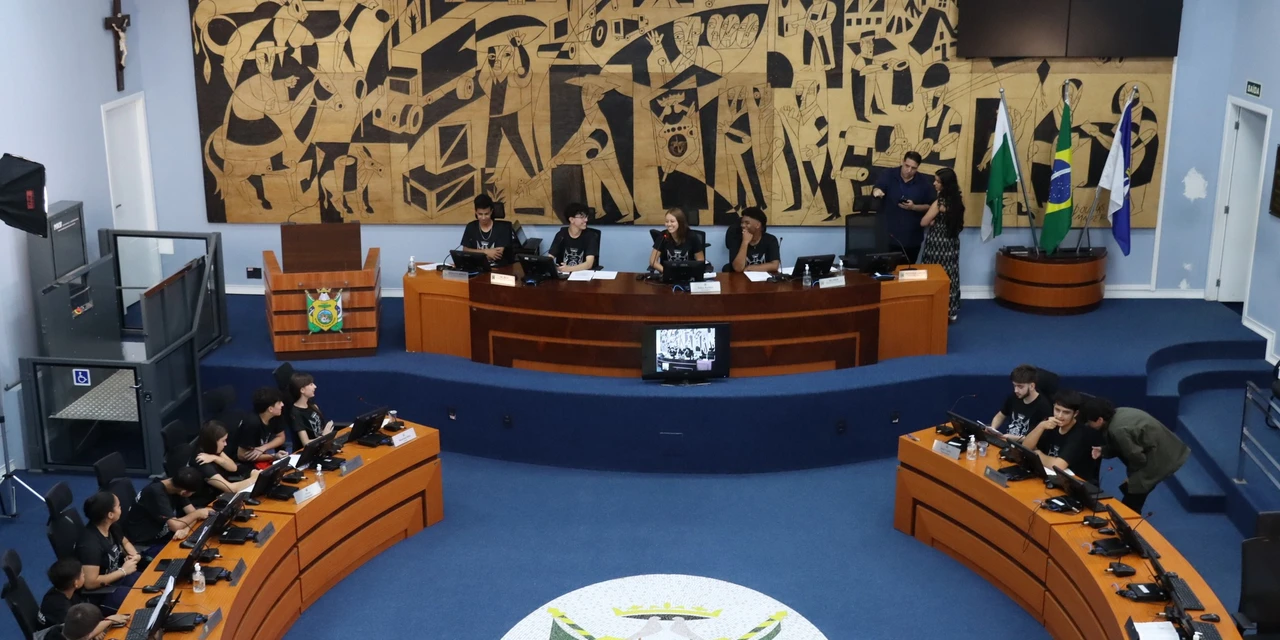 Vereadores alteram lei que rege o Câmara Jovem