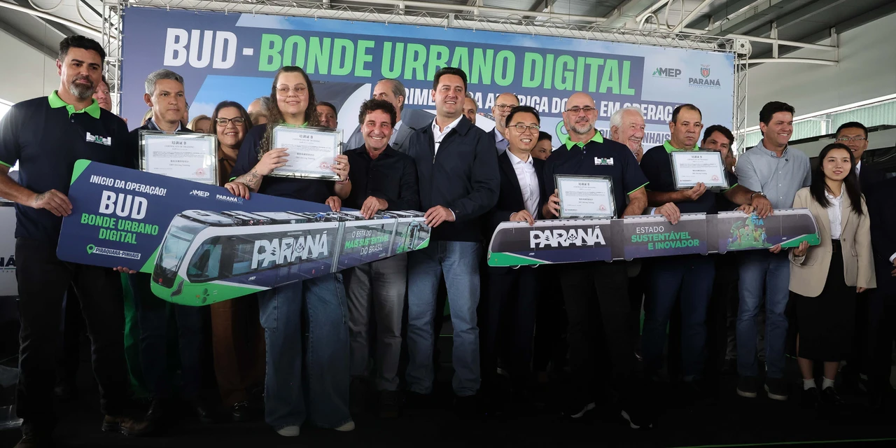 Primeiro na América do Sul: Bonde Urbano Digital começa a operar entre Pinhais e Piraquara