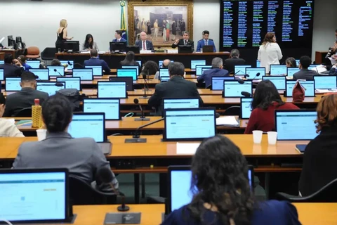 CCJ da Câmara aprova cassação de Carla Zambelli