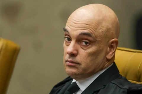 Moraes  anula votação da Câmara e determina perda de mandato de Zambelli 